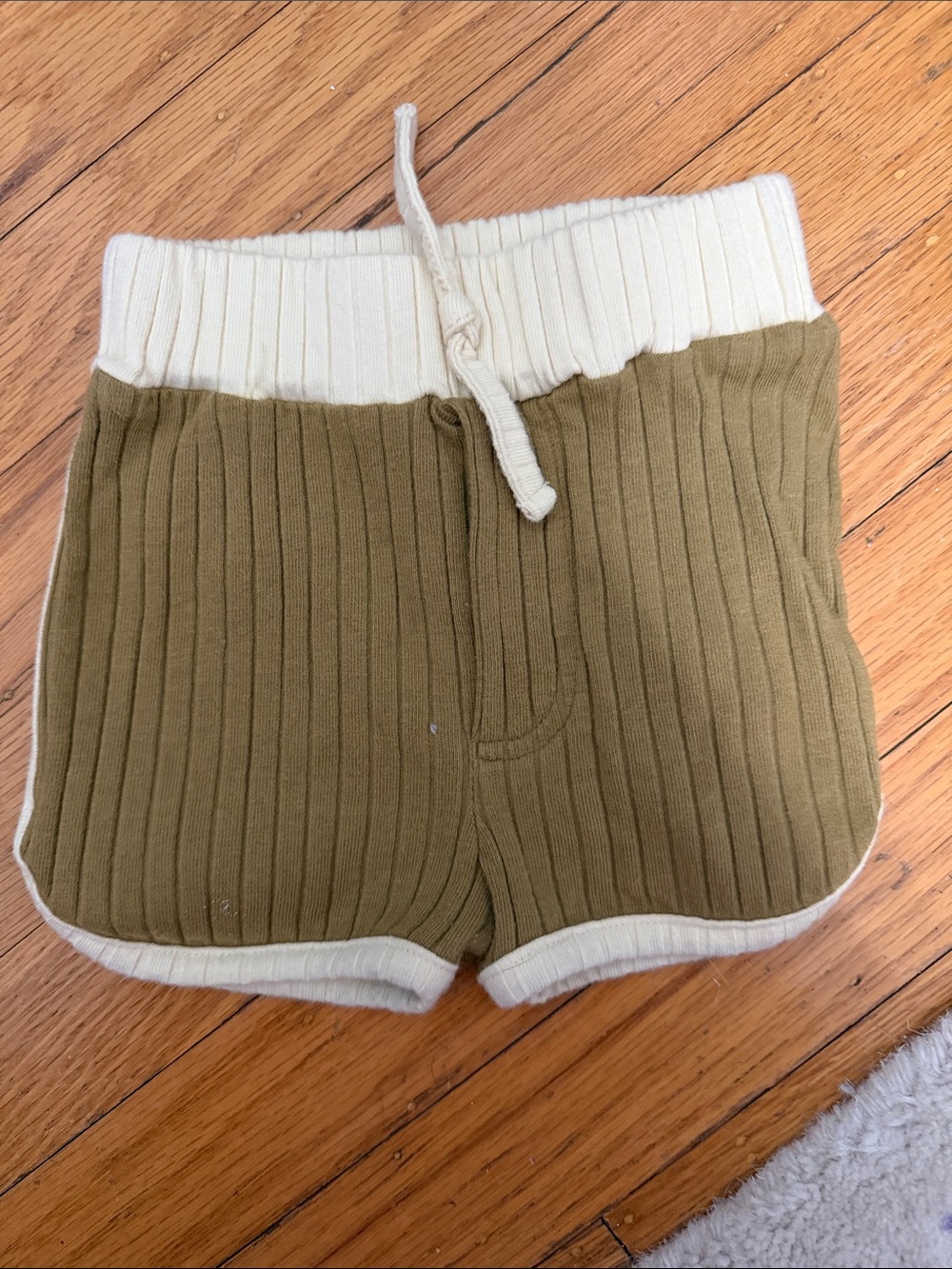 Kate Quinn  Ribbed 6-12 month  Shorts with Cream Waistband